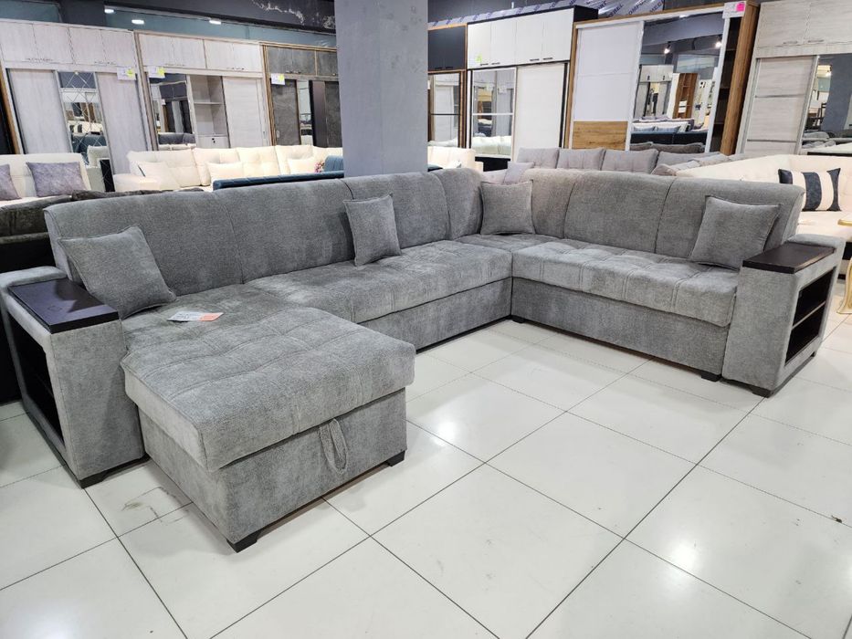 Болшой П образный угловой диван