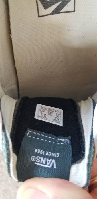 Vans снисърси , кожени.