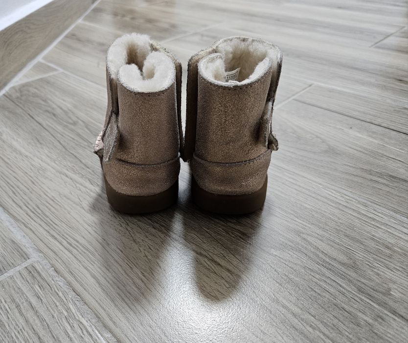 Ghete Ugg fetițe marime 20