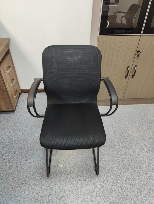 Офисные стулья новые