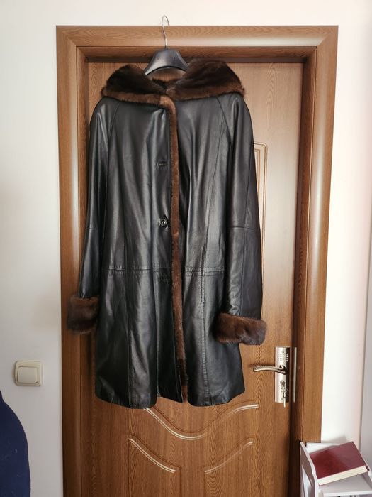 Haina de piele imblanita cu glugă