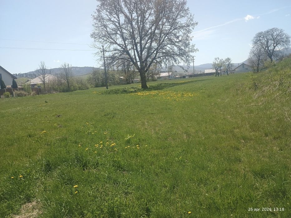 Vând teren intravilan, zonă foarte liniștită