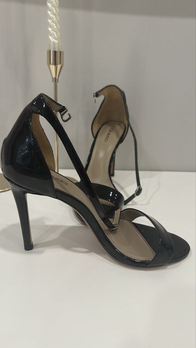 Новые стильные босоножки