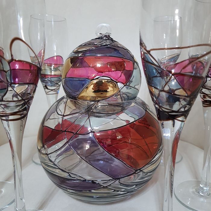 Set decorativ pictat manual, marca K&K Styling Amsterdam.
Conține 6 pa