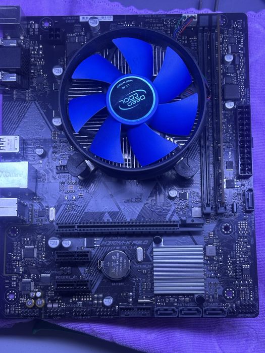 Материнская плата с комплектом Core i3 8