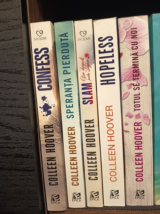 Carti Colleen Hoover