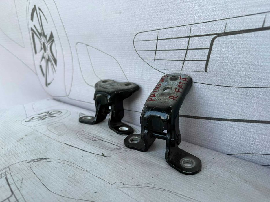 Balamale Ușă Dreapta Față Toyota Prius 3 XW30 2015 / 2009-2015 Cod OEM 6871002020 (5B2)