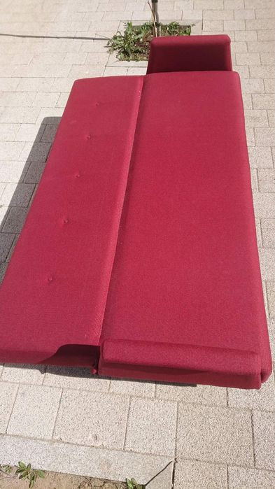 Разтегателен диван с дължина 1.80m.