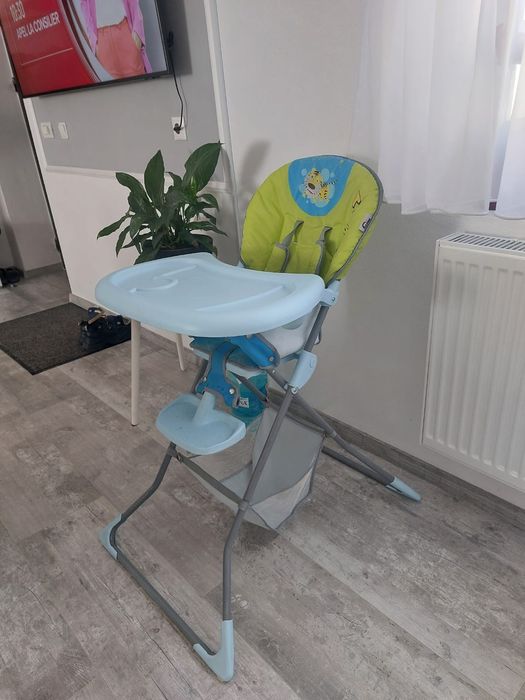 Scaun de masa bebe