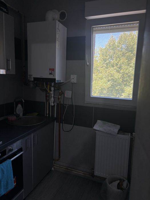 Închiriez garsoniera confort 1
