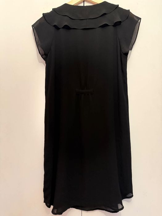 Rochie elegantă H&M neagră cu volane chiffon / office / occasion M