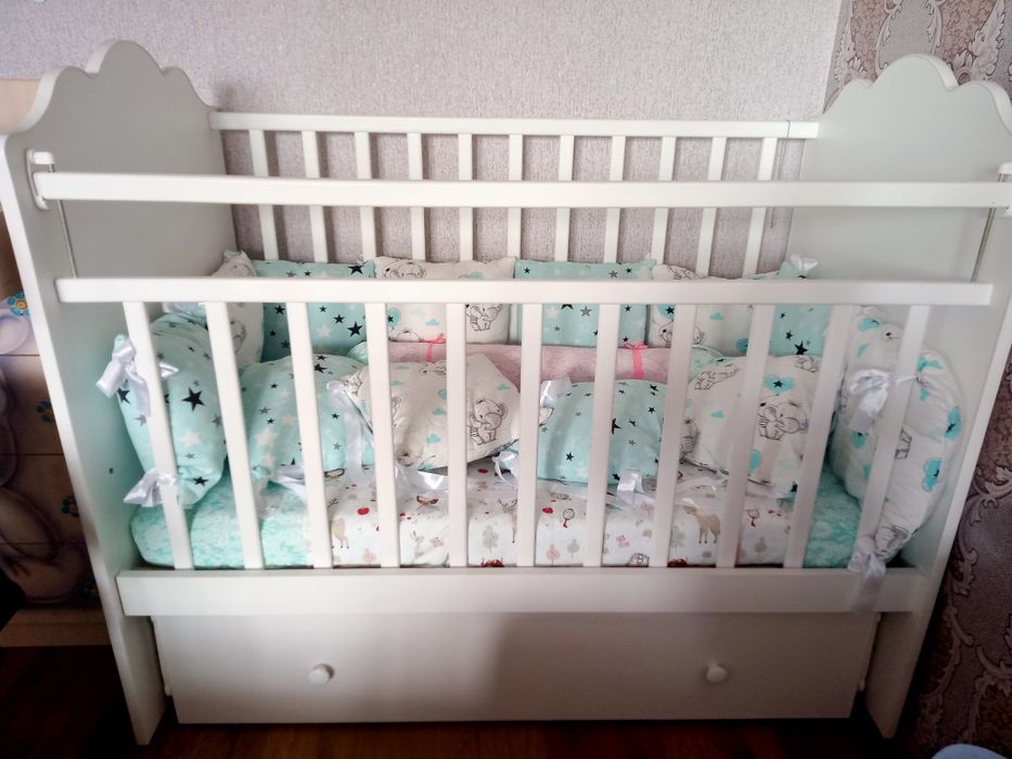 Продам детскую кроватку