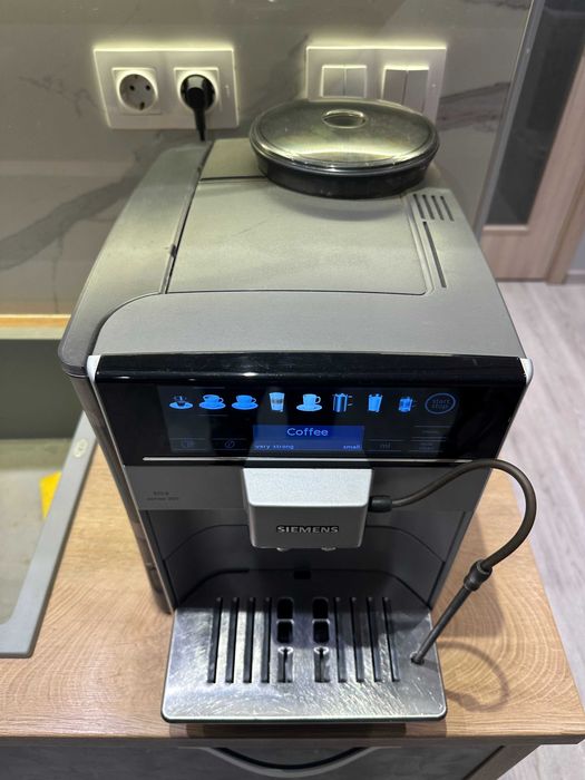 Кафемашина кафеавтомат каферобот Siemens EQ.6 Siemens EQ6-series 300