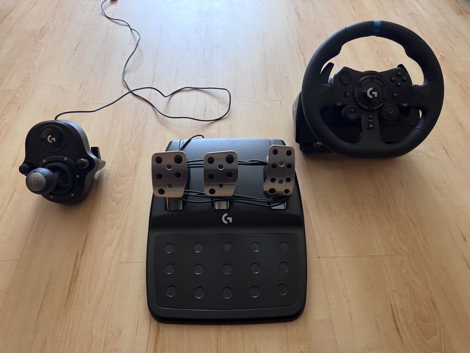 Продам игровой руль Logitech g923 + КПП