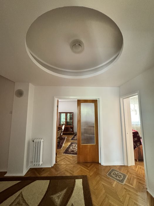 Apartament 4 camere de inchiriat