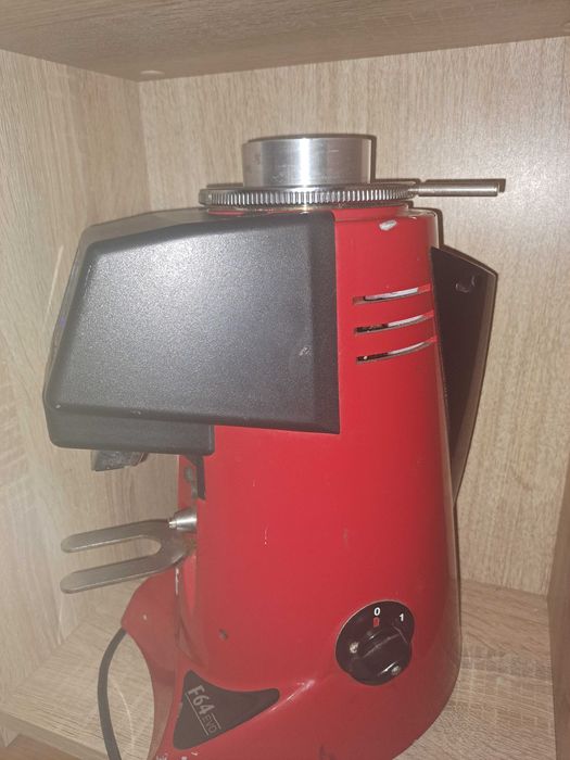 Професионална кафемелачка Fiorenzato F64 EVO (Червена) – Перфектно работеща