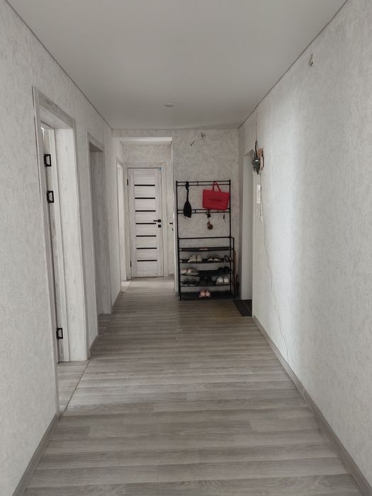 Продам  3- х комнатную квартиру