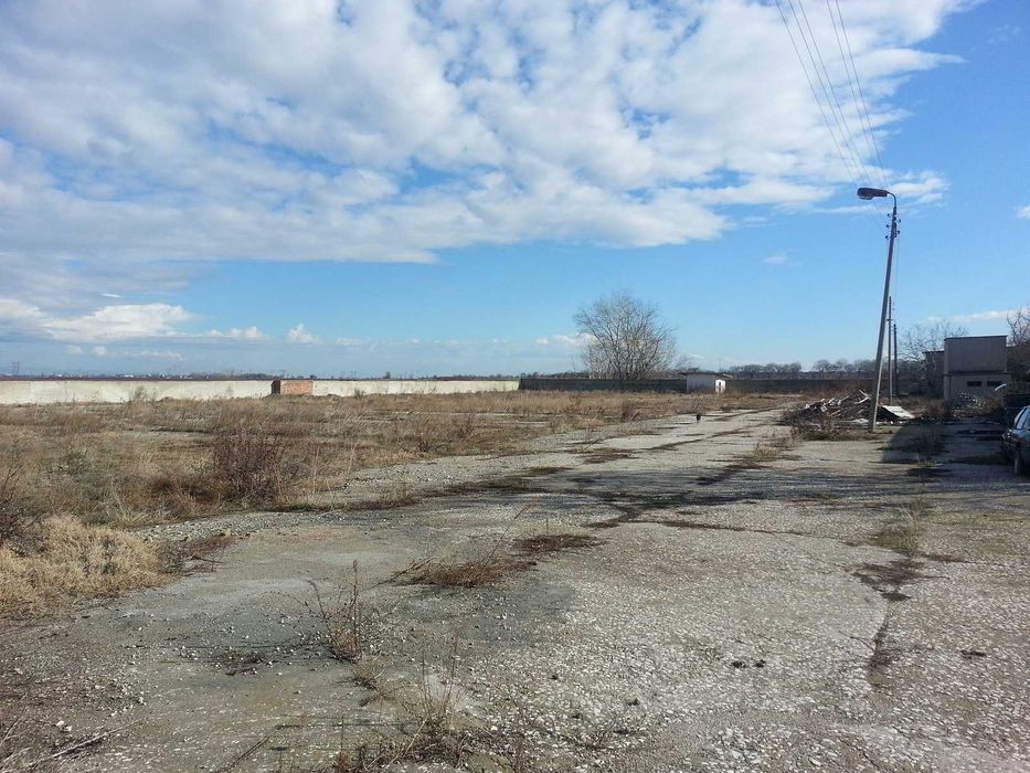 Дава се под наем Промишлена сграда в с. Ново село, Област Пловдив - 2000 кв.м за 1530 € - Снимка #8