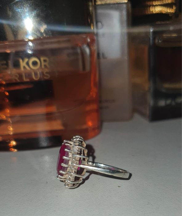 Inel de argint cu rubin