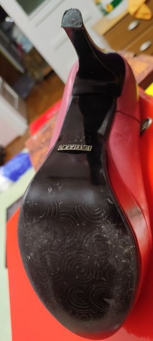 Pantofi  din  piele
