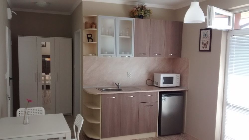 Дава се под наем Едностаен апартамент в Китен - 43 кв.м за 15.3 € - Снимка #1