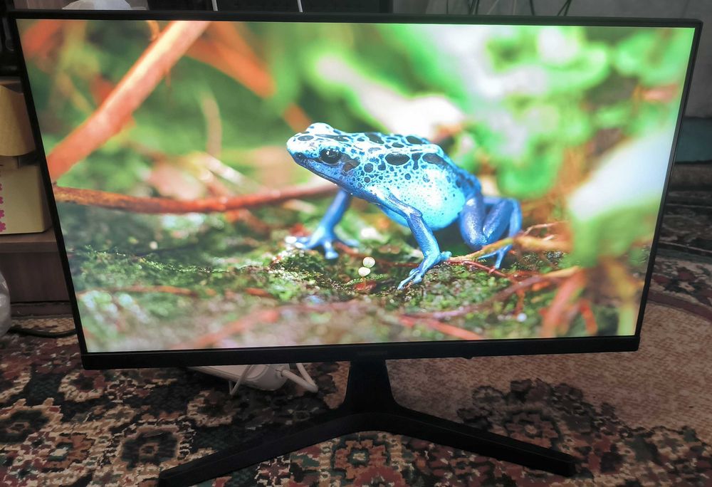 Монитор 24" Samsung HDMI / IPS / Full HD / Безрамочный