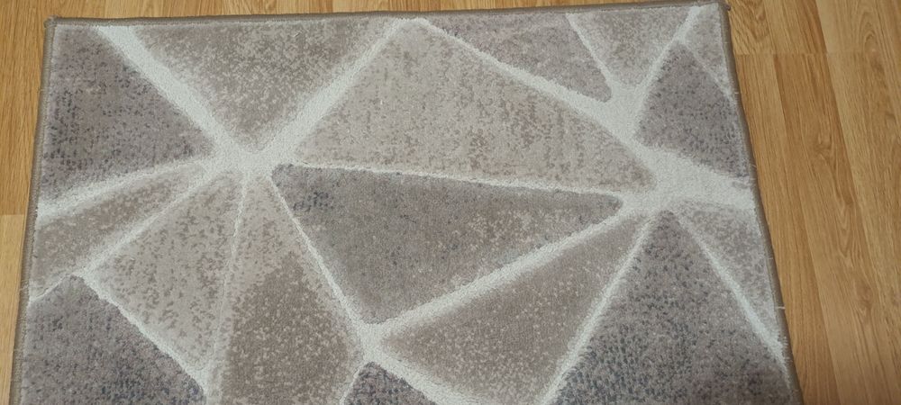 Vând carpeta stare buna