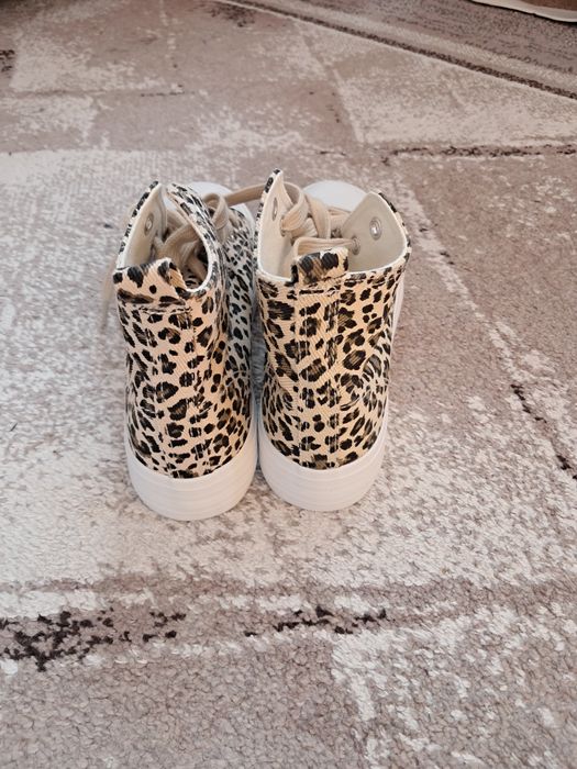 Нови кецове с леопардов принт
