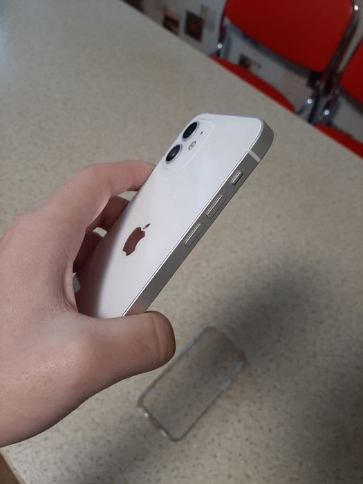 iPhone 12 (128 GB, White)