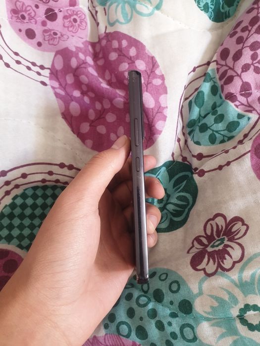 S 22 256гб не ловит сети