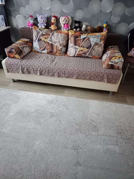 Продам диван ,книжка!!!