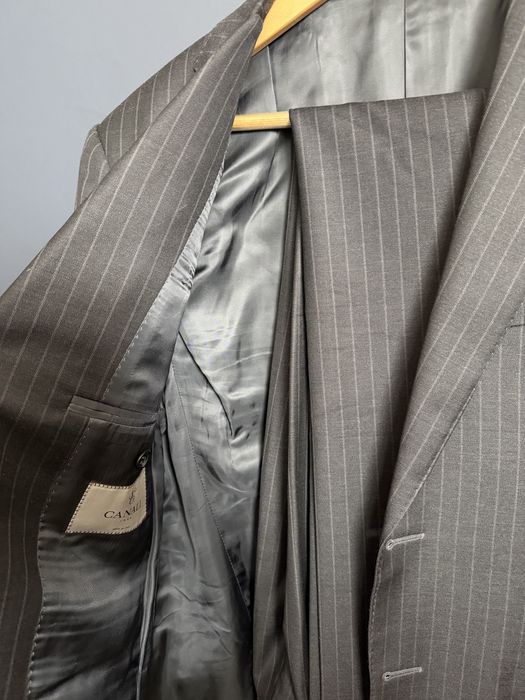 Продам костюм Canali