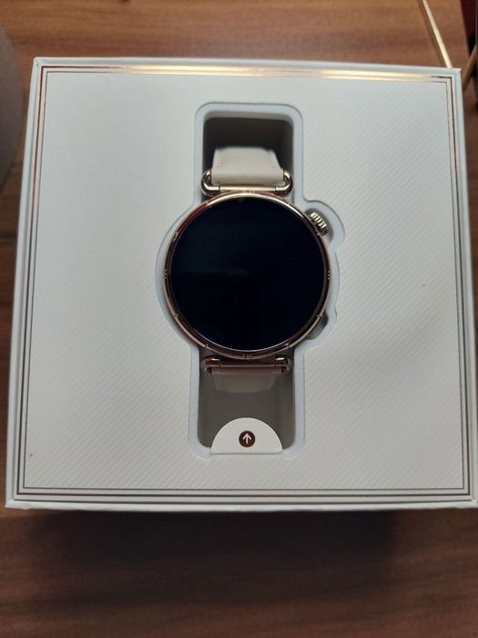 Huawei watch GT 6
White Composite Leather Strap с Гаранция!!!