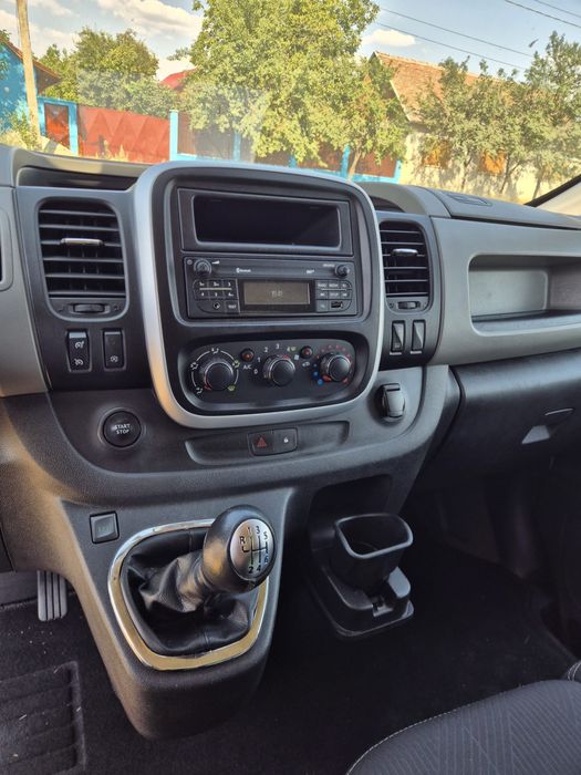 RENAULT Trafic 2019 — imagine 3
