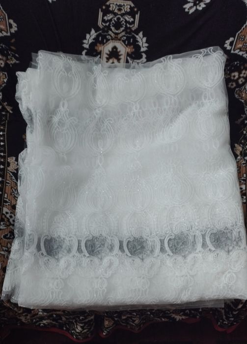 Продаётся новый тюль 10 метров очень красивый белоснежный