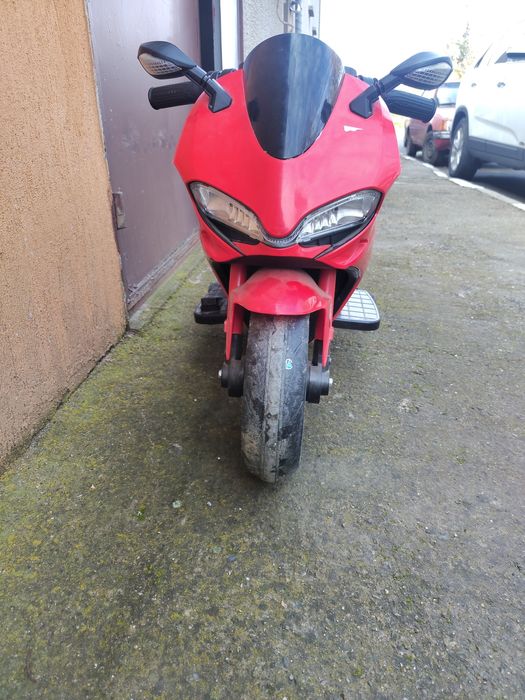 Акумулаторен мотор