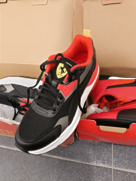 Два чифта обувки Puma ferrari номер 41