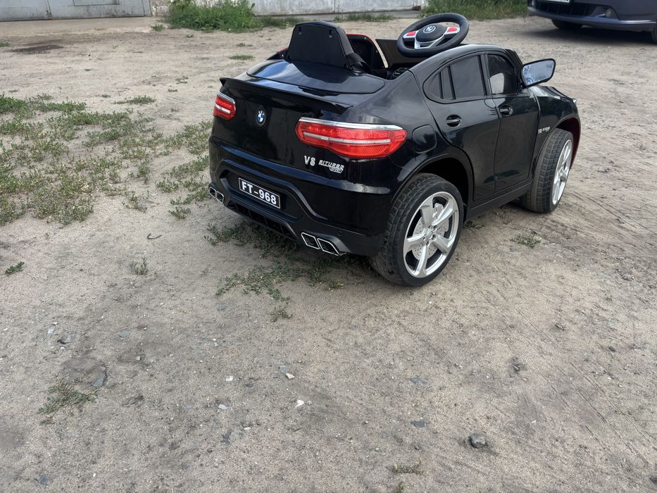 Продам машинку на пульт управление.