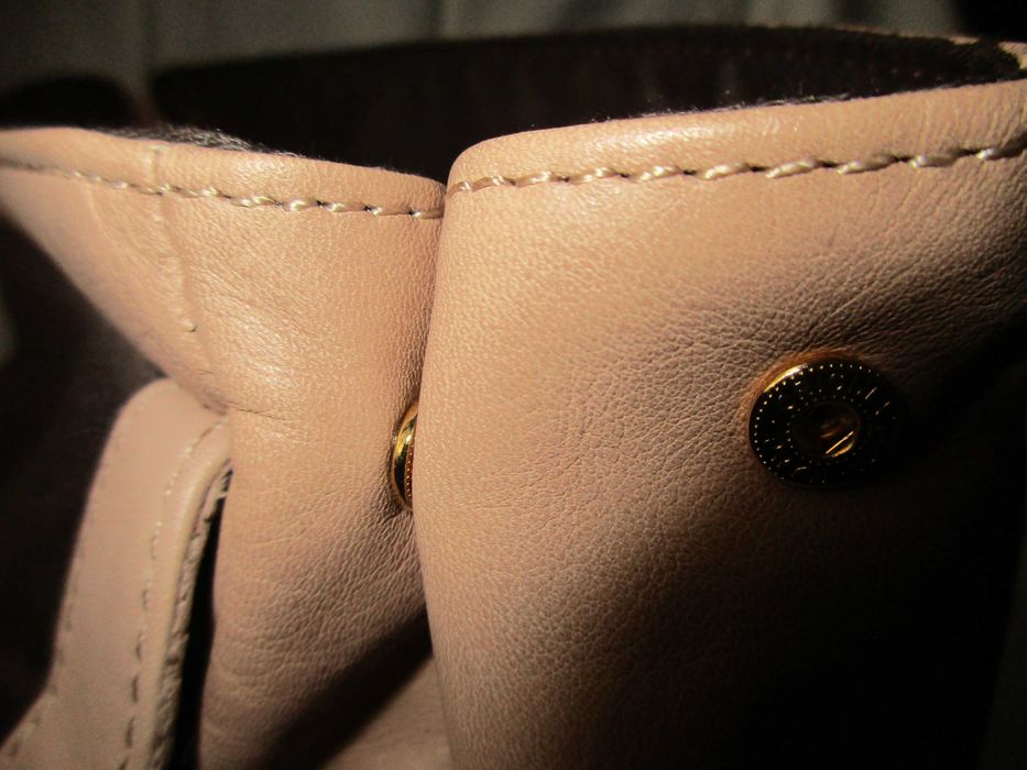 ZARA естествена кожа дамска чанта в цвят пудра