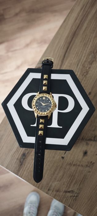 Дамски часовник Philipp Plein от колекцията Lady Rock модел PWPQA0224. Дамски часовник с модерен и впечатляващ дизайн.