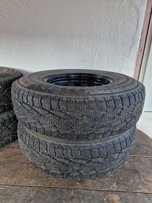 Jante + anvelope iarna 4x4 Nokian ca NOI Nissan Patrol 235/85 R16