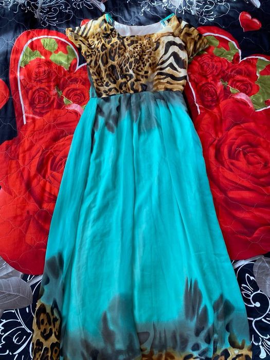 Продам платья по 1000тенге.