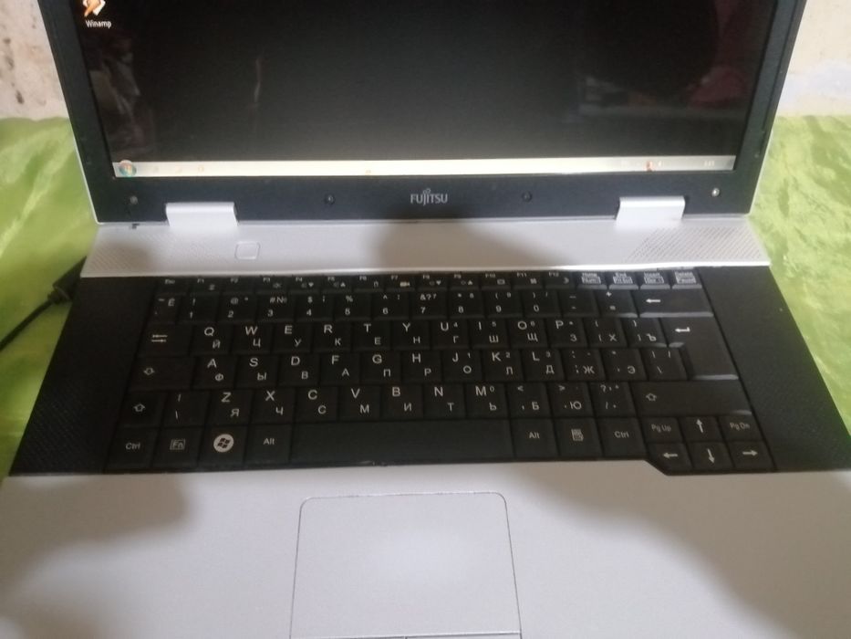 Продам ноутбук футжицу