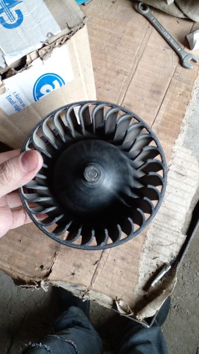 Продам моторчик передней печки. Новый