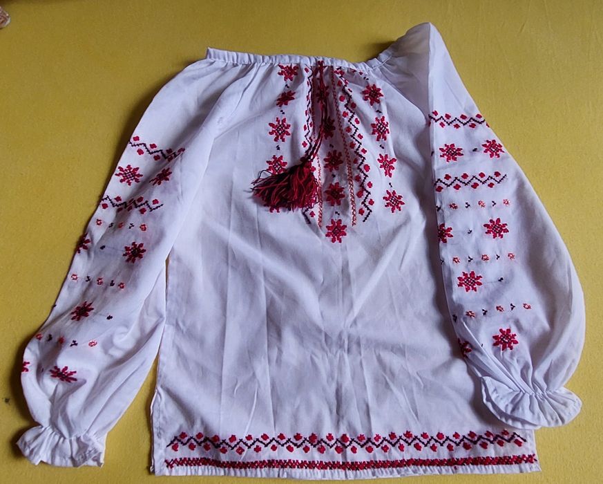 Ie fete varsta 3-7 ani