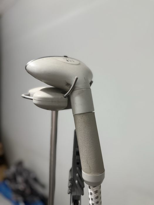 Паровой утюг в хорошем состоянии