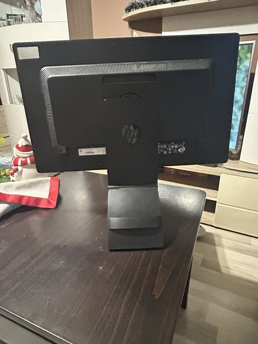 Настолен компютър HP плюс монитор