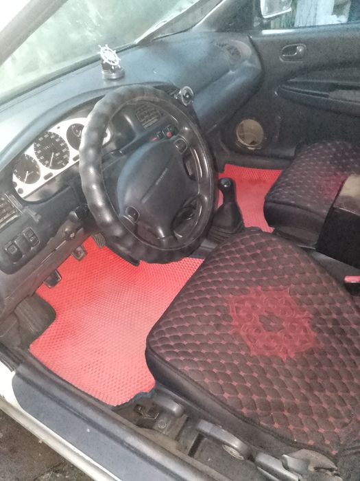 Продам машину Мазда s323