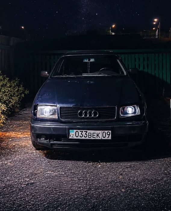 Продаю Ауди 100с4