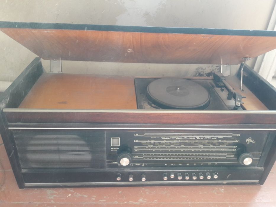 Радиотехника , проигрыватель б/у